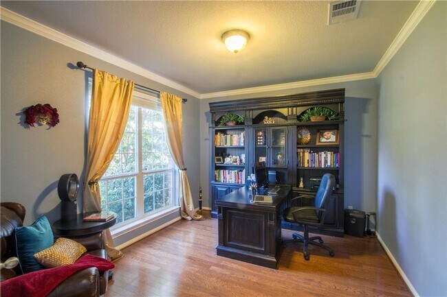 Foto del edificio - 304 Walsh Glen Drive