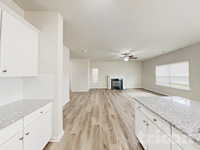 Foto del edificio - 126 Spring Knoll Dr