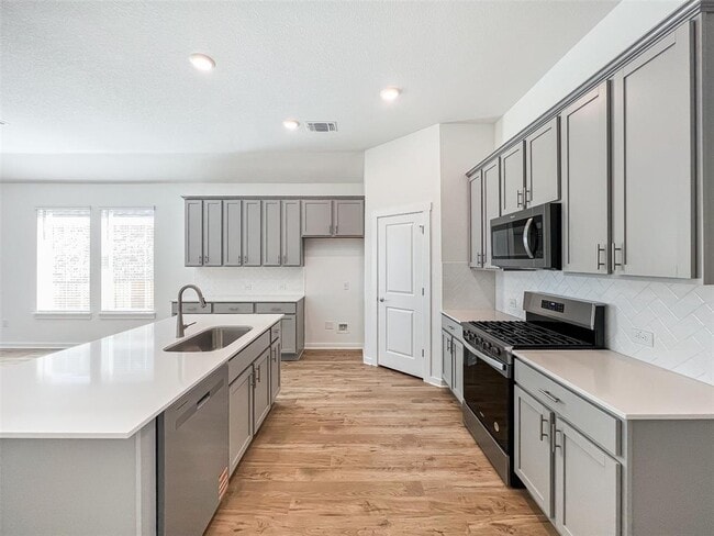 Building Photo - 1829 Walnut Grv Bnd