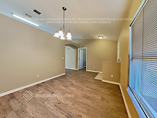 Foto del edificio - 5755 Fairbridge St