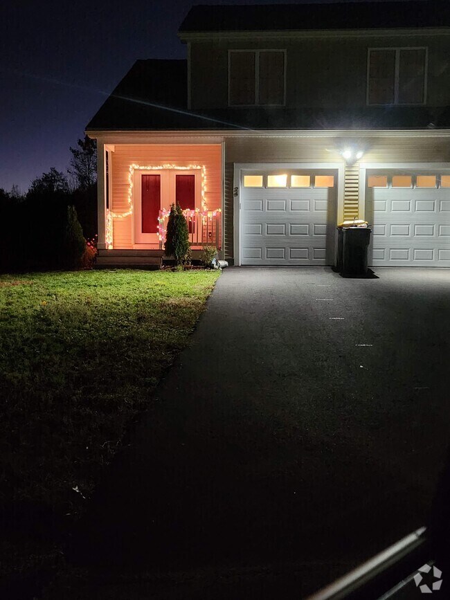 Scott Hill Acres Apartments under 2,000 Bellingham, MA 1 Rentals