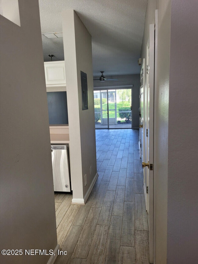 Foto del edificio - 12311 Kensington Lakes Dr