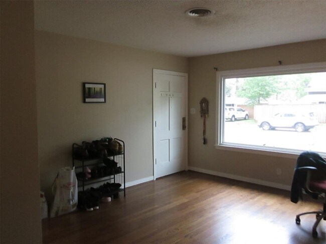 Foto del edificio - 1126 Bay Oaks Rd