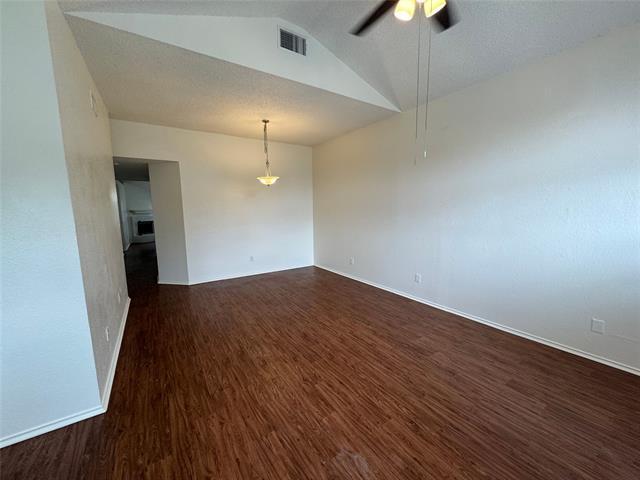 Foto del edificio - 4024 Periwinkle Dr
