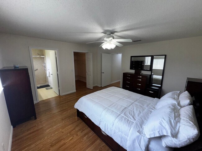 Foto del edificio - Active 55+ Living in On Top of the World – 2BR/2BA Villa with Resort-Style Amenities!