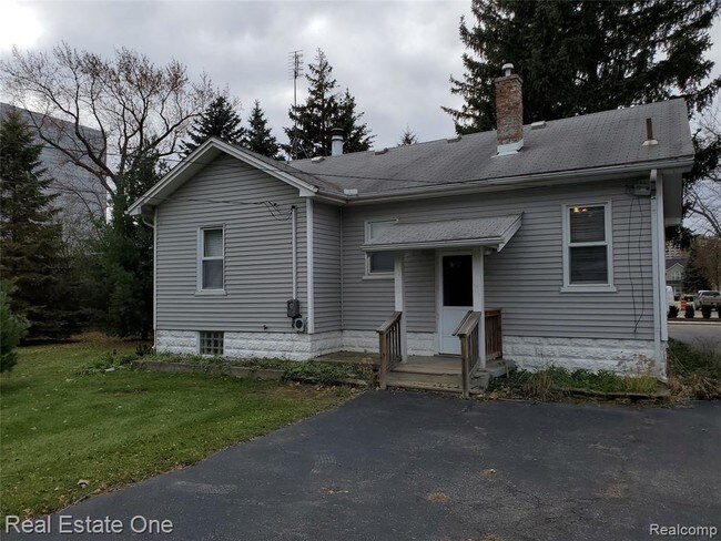 Building Photo - 3058 Frankton Dr