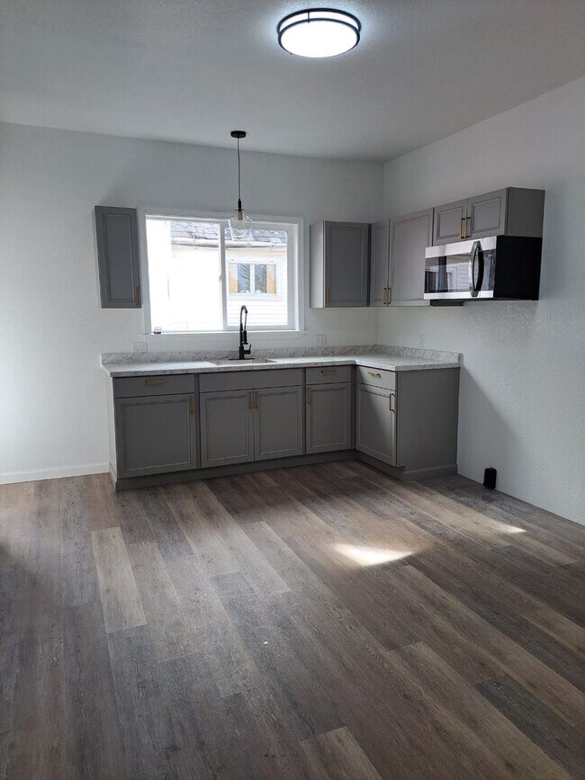 Building Photo - Bluffton Home – Spacious Layout in Convenient Location