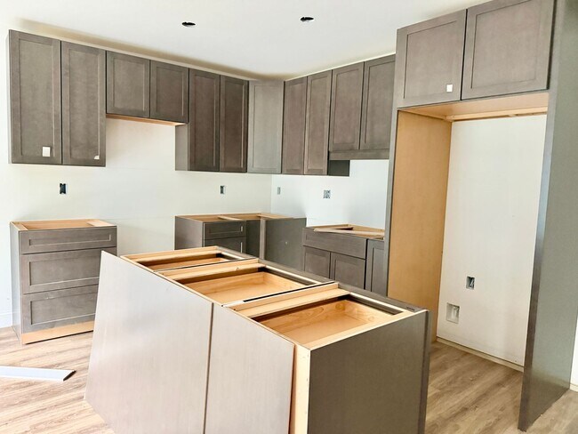 Foto del edificio - Brand New 3 Bedroom Townhouse for Rent