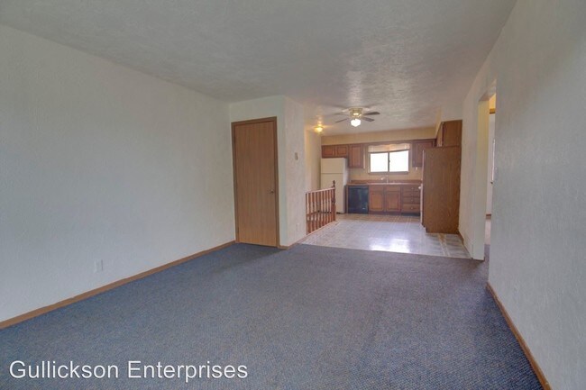 Building Photo - 748 W 61st St