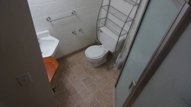 Building Photo - 708 W Beaver Ave Building Photo - 708 W Beaver Ave