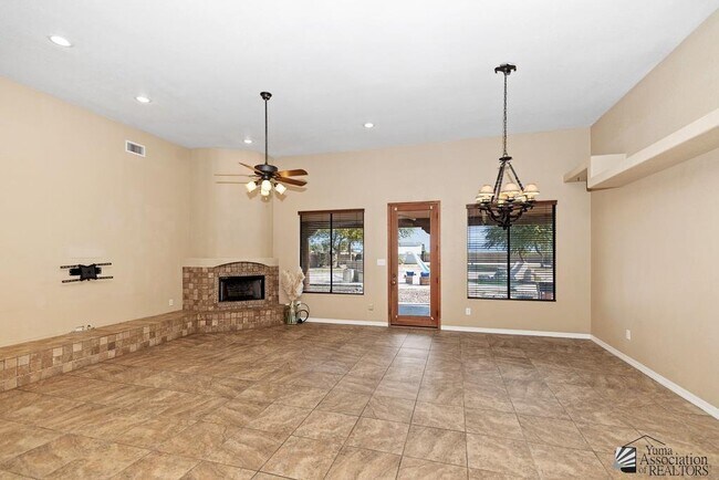 Building Photo - 15195 S Sierra Sands Dr