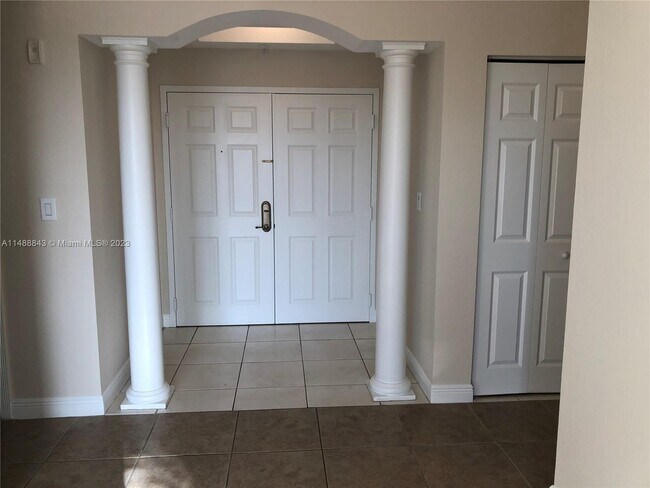 Foto del edificio - 9021 SW 94th St