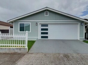 Building Photo - 95-631-631 Lawena St
