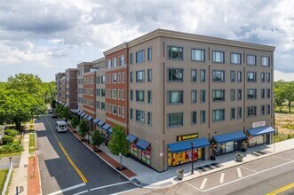 Building Photo - 221 E Main St