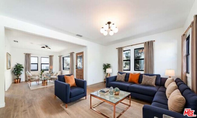 Foto del edificio - 1328 Silver Lake Blvd