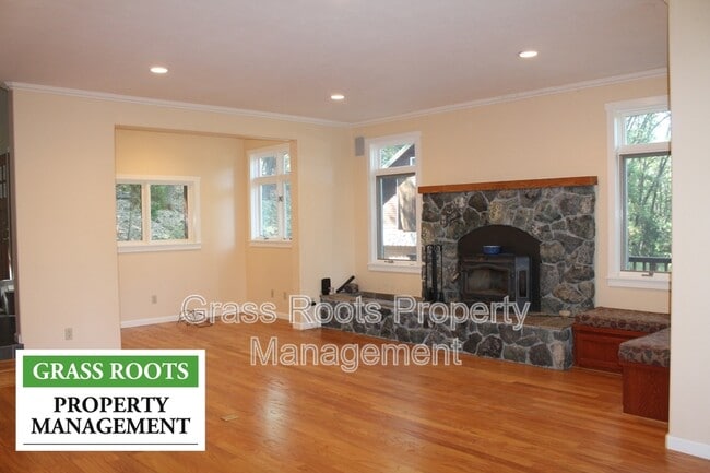 Building Photo - 16600 Bush Rd