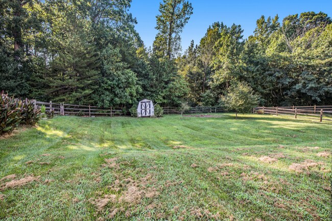 Building Photo - 2139 Mallard Green Pl