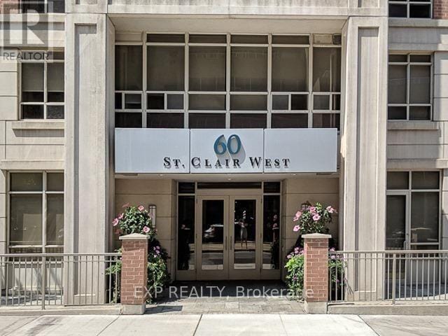 Primary Photo - 60-1160 St Clair Ave W