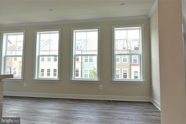 Building Photo - 1206 Vermeer Ave