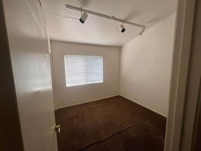 Building Photo - Flag Homes - 023