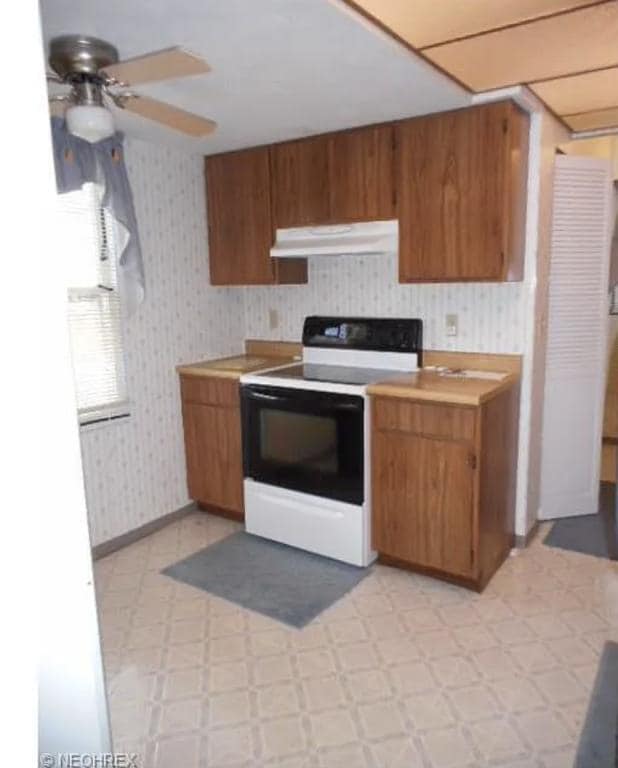 Building Photo - 227 Goodrich St