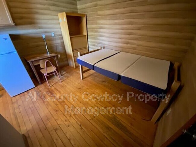 Foto del edificio - 12 B Cedar Ave