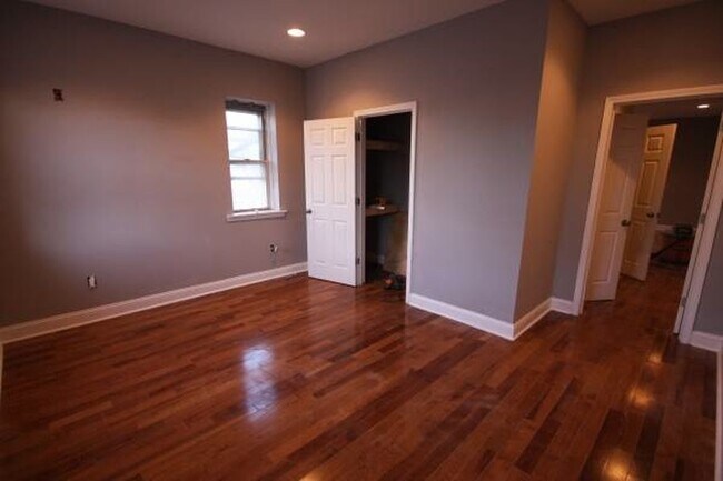 Building Photo - 2513 Tulip St