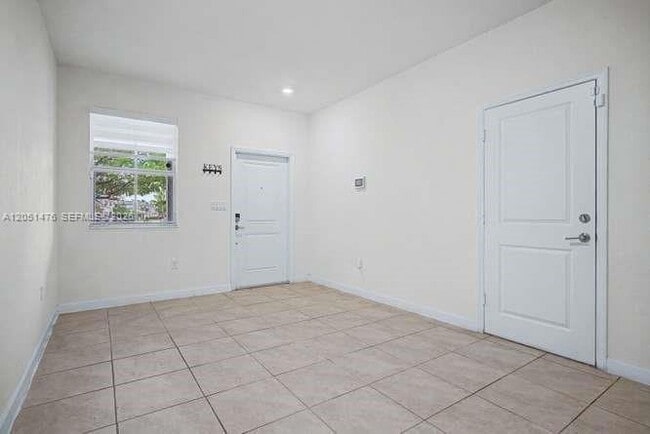 Foto del edificio - 1020 SE 26th Ter