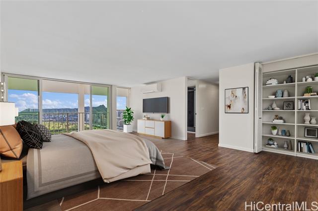 Building Photo - 555 University Ave