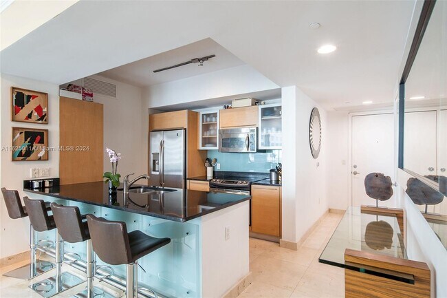 Building Photo - 950 Brickell Bay Dr