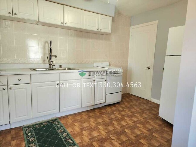 Foto del edificio - 2135 Dennison Pl NW