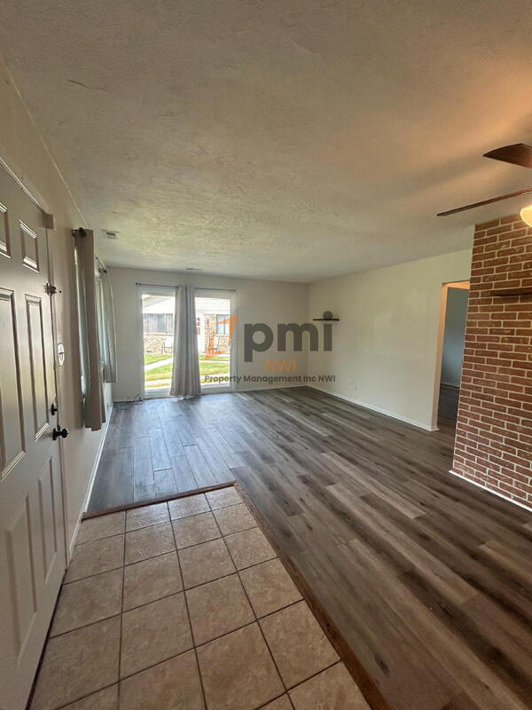 Foto del edificio - 6823 Pierce Dr