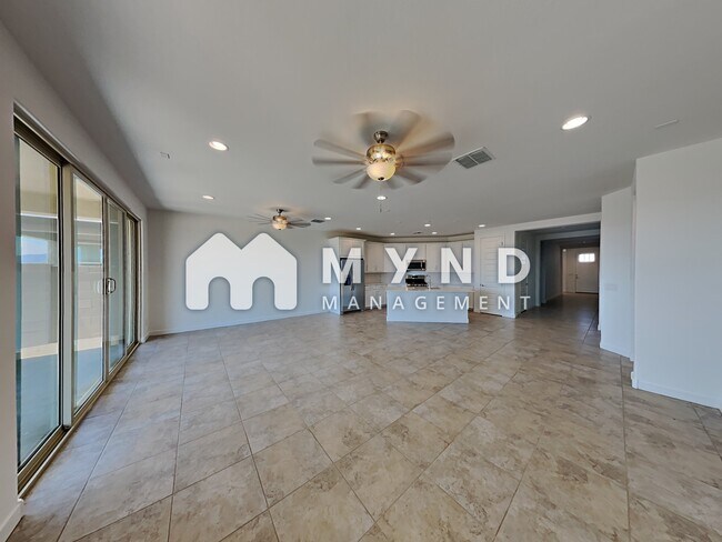 Building Photo - 17033 W Echo Ln