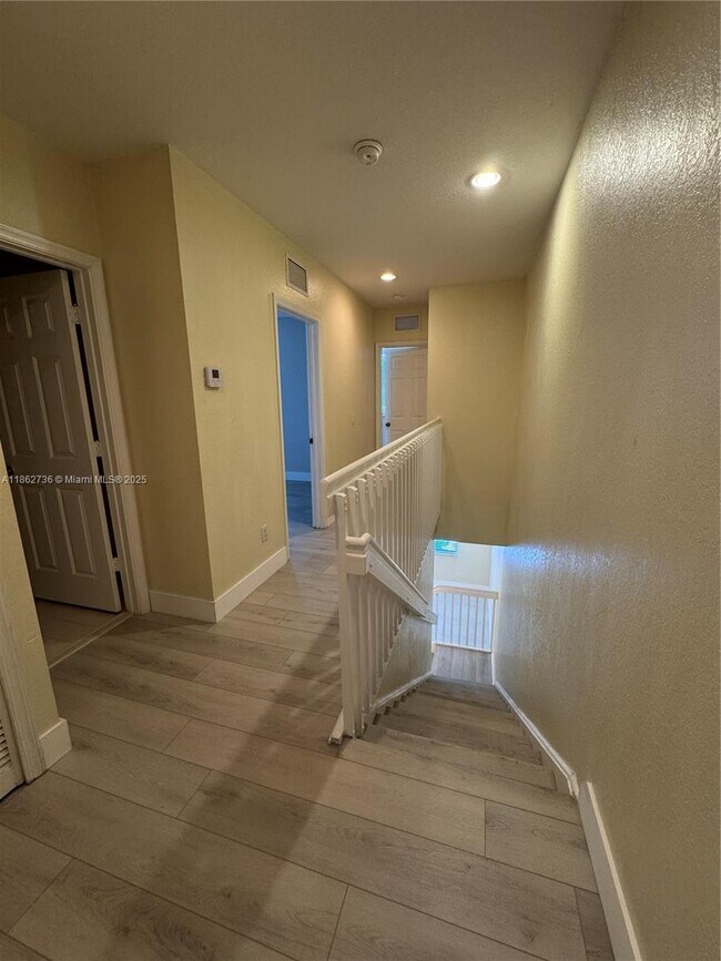 Foto del edificio - 15882 SW 42nd St