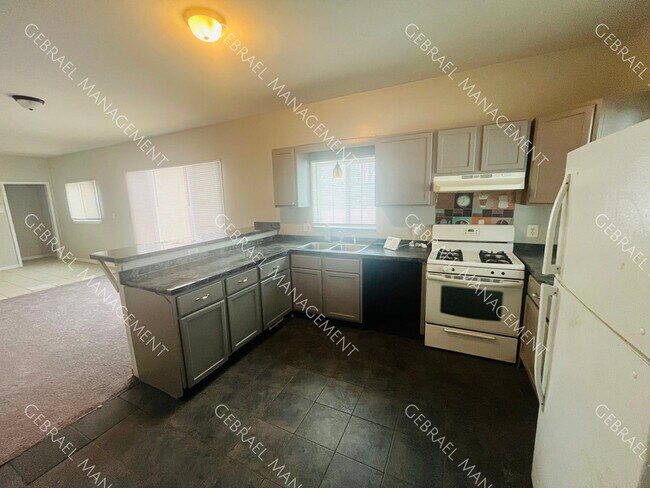 Foto del edificio - 15349 San Juan Dr