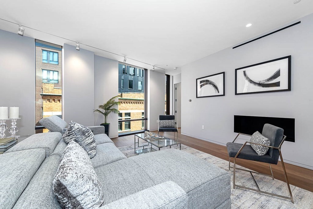 Primary Photo - 10 Farnsworth St