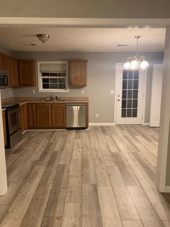 Dine-in Kitchen - 158 Darby Woods Ct