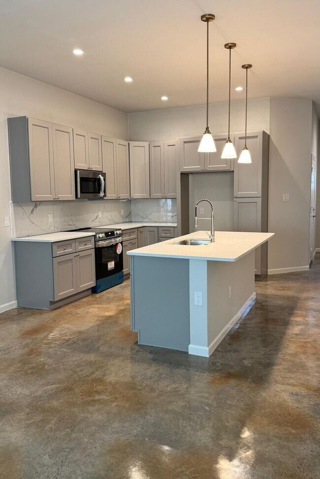 Foto del edificio - Beautiful NEW Condo/Home 3 Bedrooms/2.5 Ba...