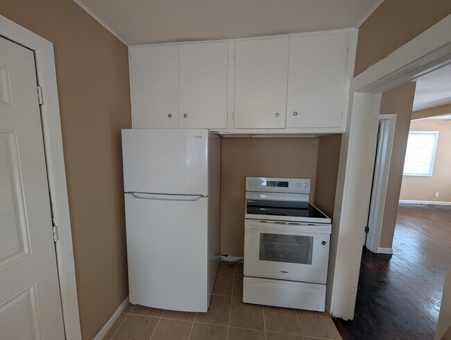 Building Photo - 407 Engman St