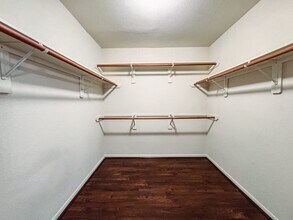 Building Photo - 3923 Calgary Cir