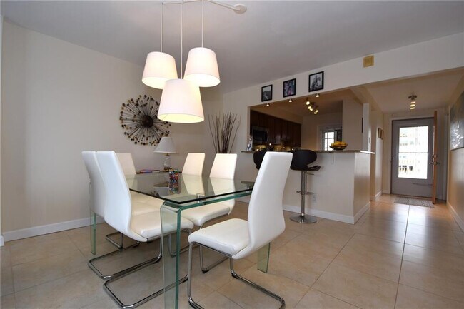 Foto del edificio - 400 Golden Isles Dr