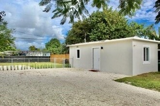 Building Photo - 15001 Leisure Dr