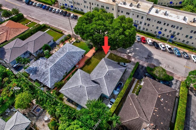 Building Photo - 341 Santander Ave