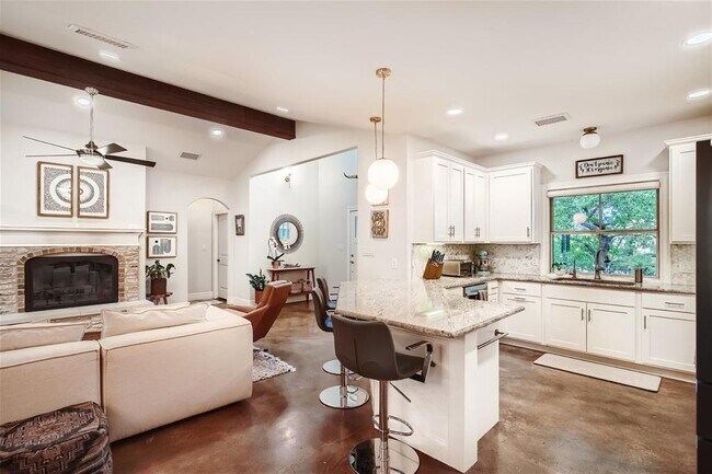 Foto del edificio - 21825 Briarcliff Dr