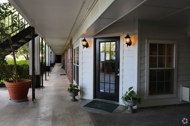 Leasing Office - Towne Oaks II