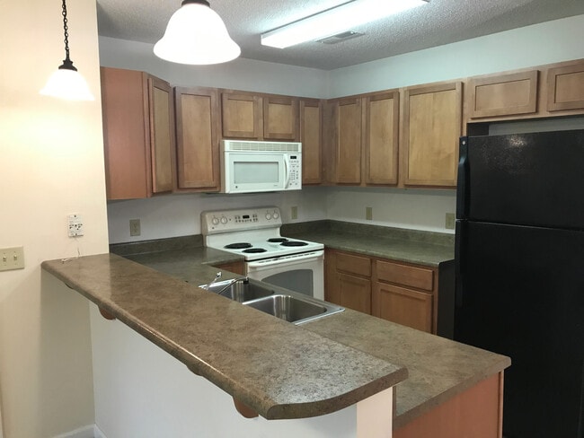 Foto del edificio - Hendersonville Condo - Top Floor - Wonderf...