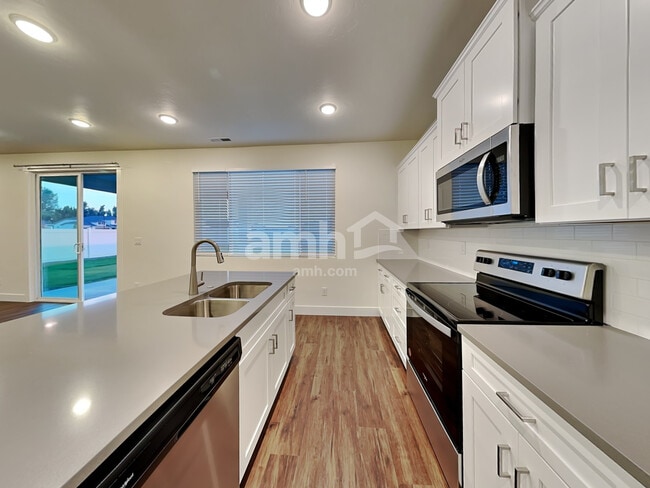Building Photo - 9291 W Dove Creek St