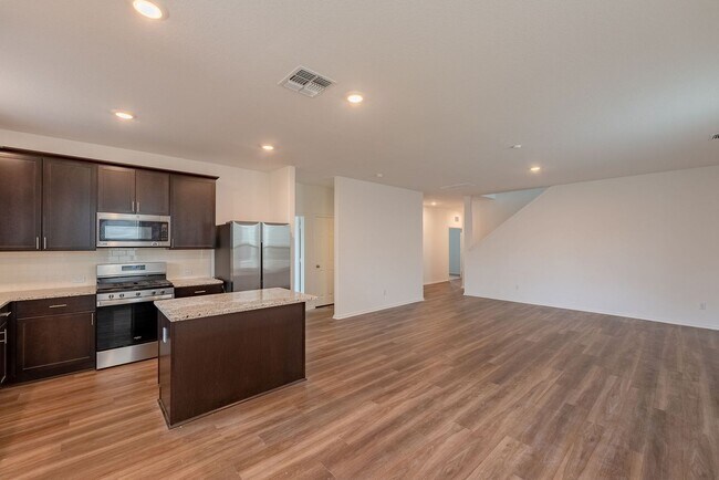 Foto del edificio - Modern, Easy, and Right Where You Want to Be: A Smarter Way to Live in Leander