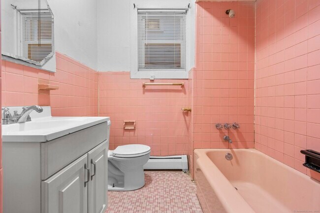 Foto del edificio - 379 Winthrop Ave