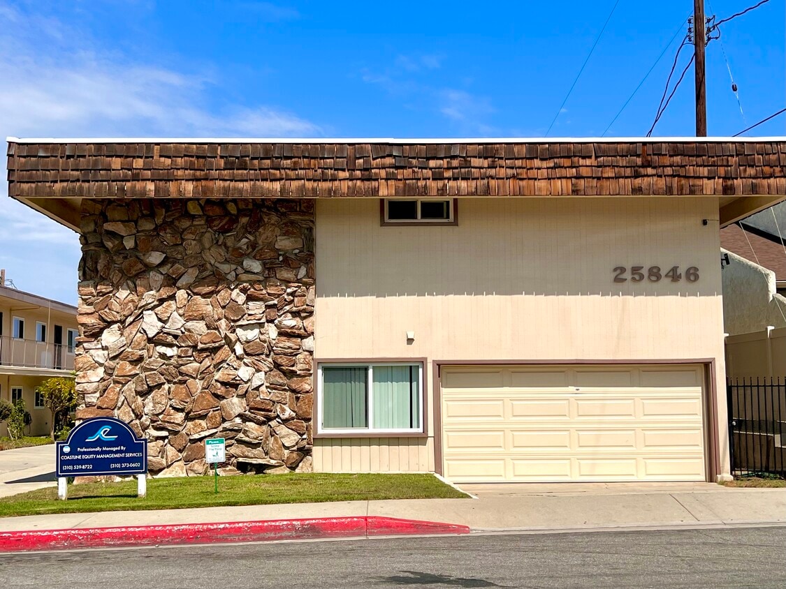 Primary Photo - 25846 Oak Street, Lomita